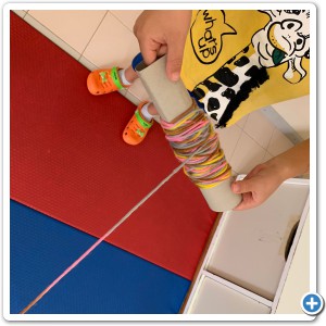 Arrotoliamo e srotoliamo.